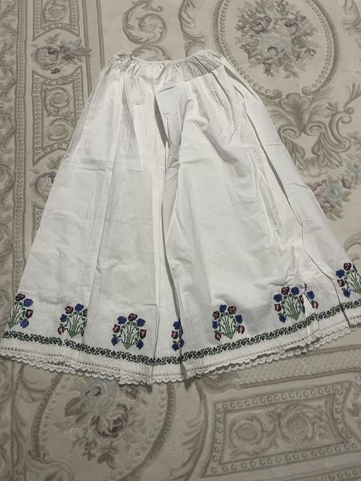 Poale , soarte costum popular cusute manual