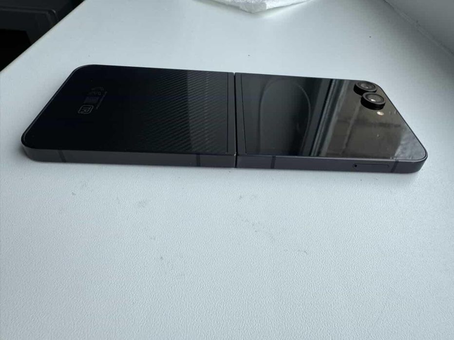 Продам Samsung z flip 6 самсунг флип 6