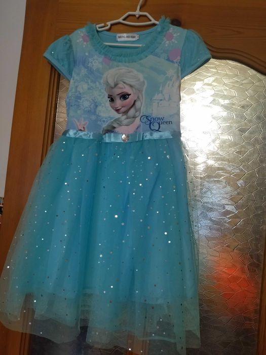 Платья новые 5-6 лет