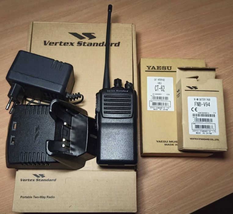 Продам рацию vertex Standard