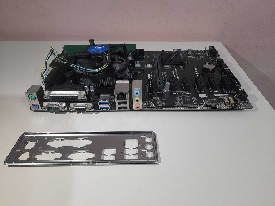 Kit  Gigabyte GA-H110-D3A + Procesor G4400 3,30 GHz +cooler + 8GB DDR4