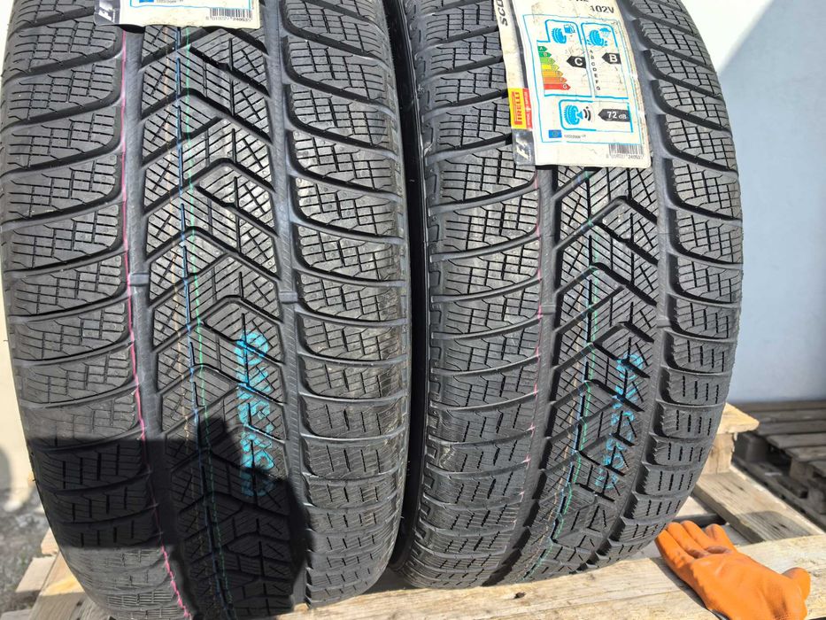 255/40/21 Пирели ДОТ 2020 г - Чисто Нови