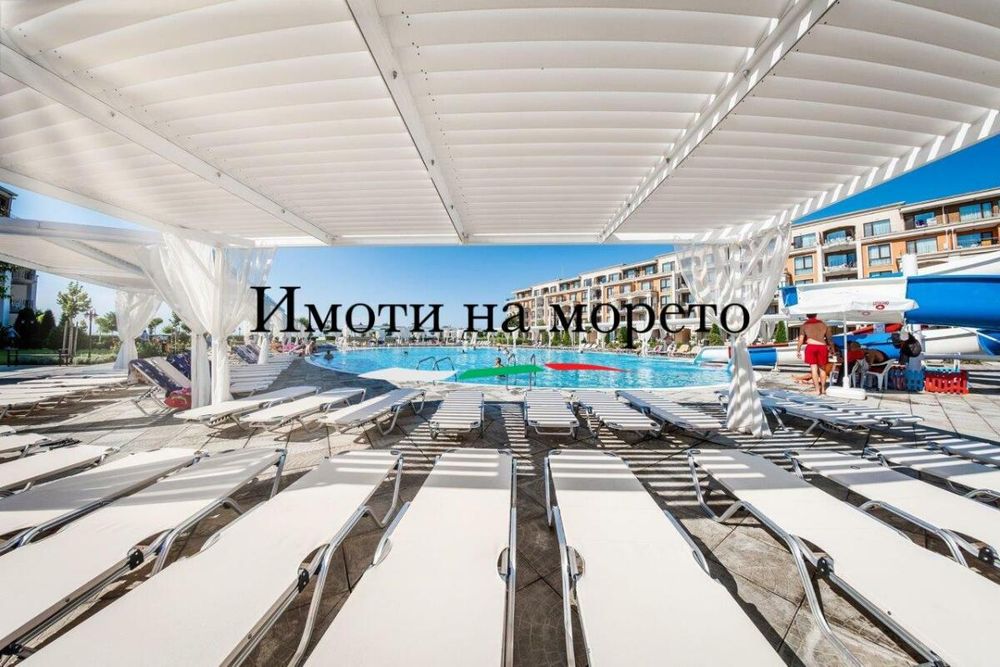 Луксозно обзаведен двустаен с изглед море на първа линия, Свети Влас