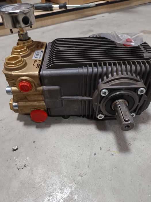 Помпа 30 литра в минута IPC PP 7502