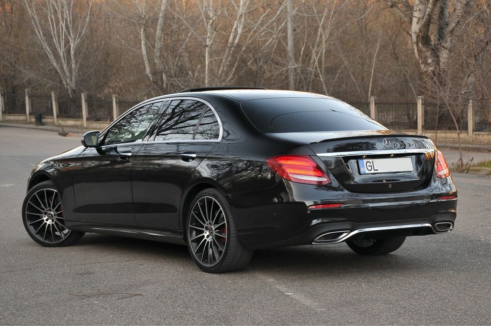 Mercedes Benz E-Klasse 350d PACHET AMG Burmester, perne aer