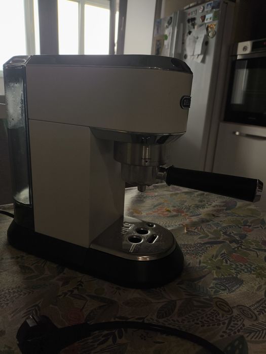 Кофеварка EC Delonghi 685 W.