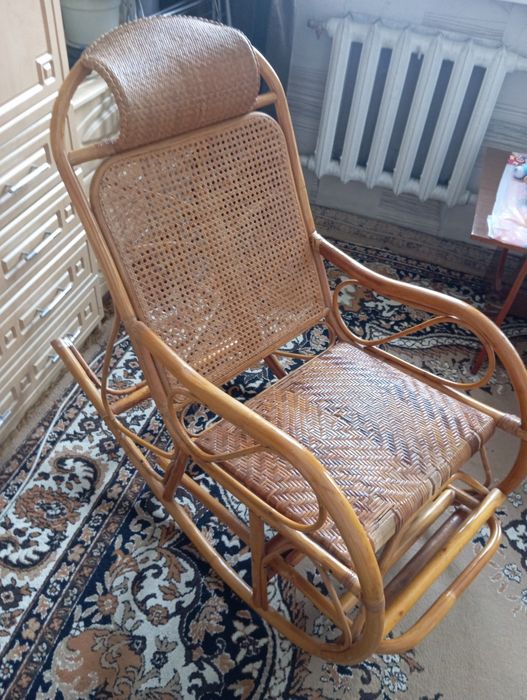 Продам кресло-качалку б/у