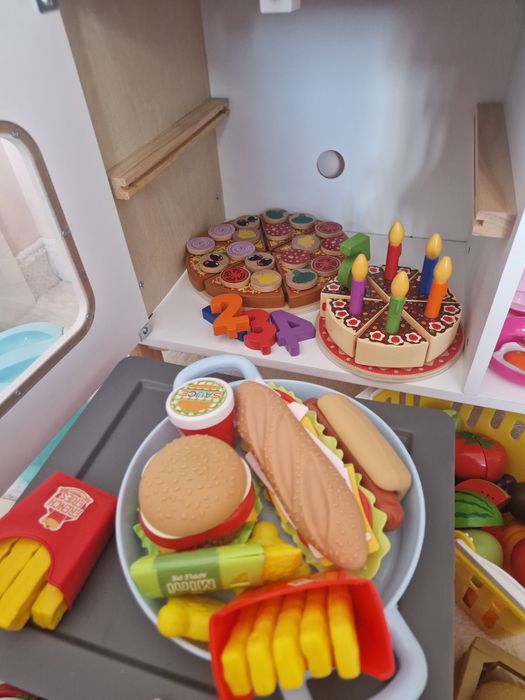 Дървена кухня топ оборудвана