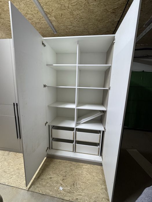 Шкаф для спальныи