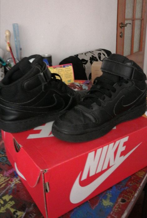 Vând Nike  Court BORUGH MID 2 UNISEX