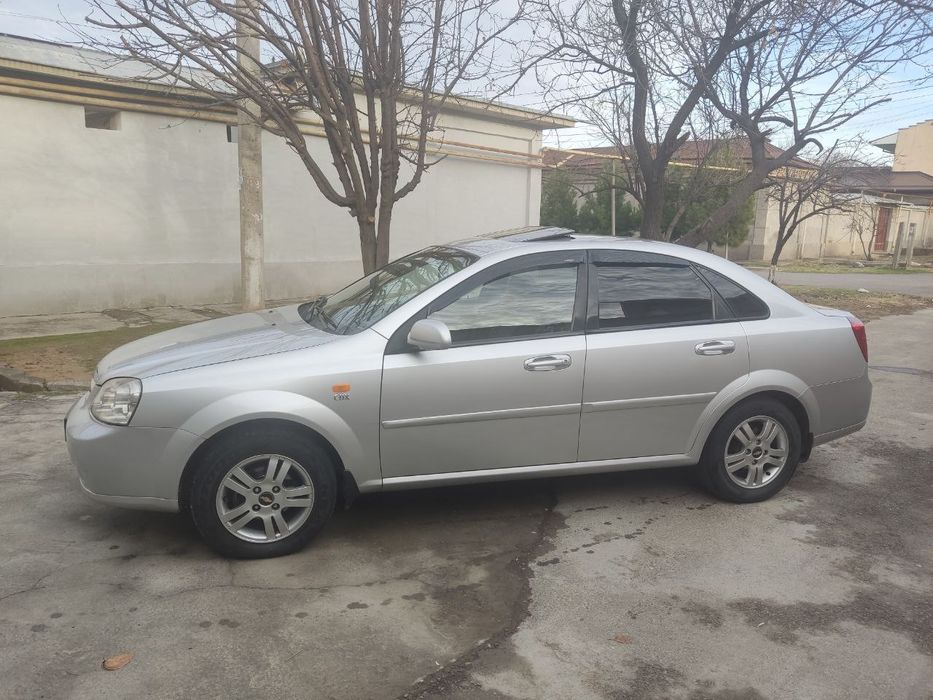 Lacetti 1.6 avtomat sotiladi
