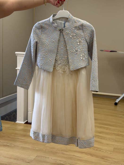 Продам дестский вечерние платья