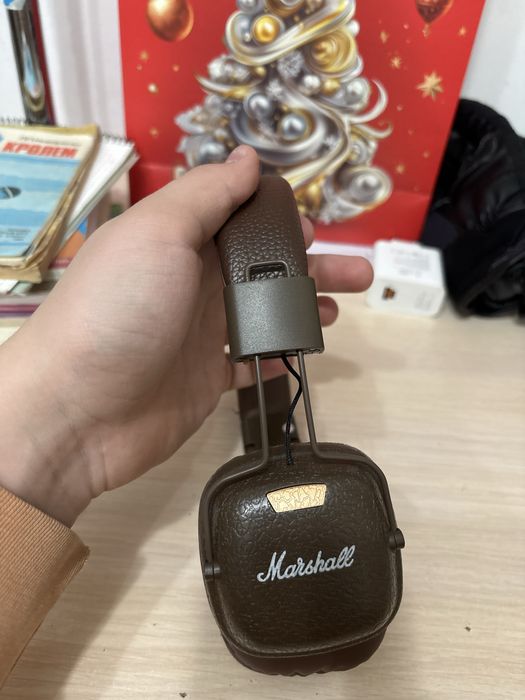 Наушникимачбхалл