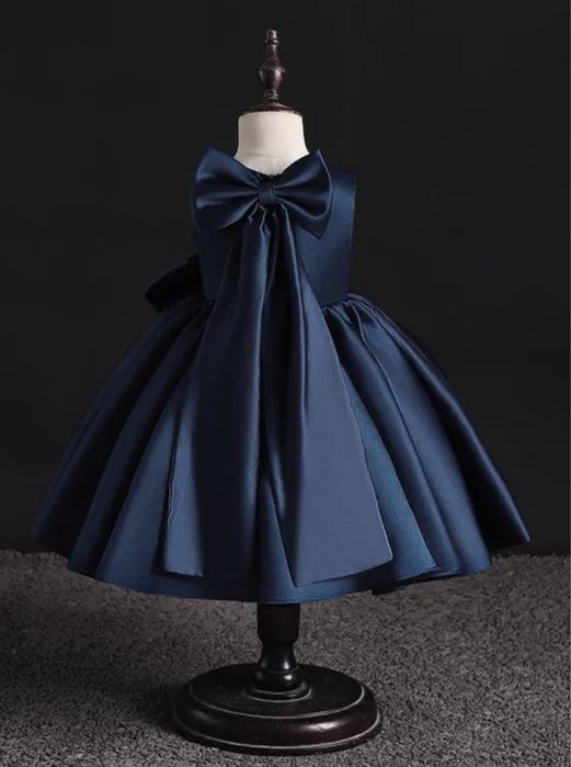 Новое Платье на девочку синее