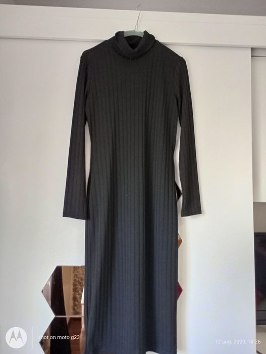 Vând rochii și cămăși