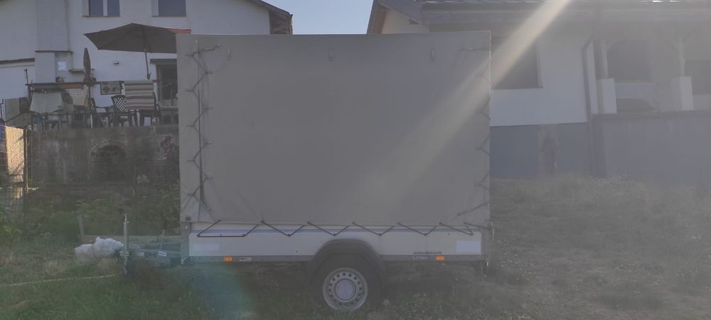Vând remorca auto!