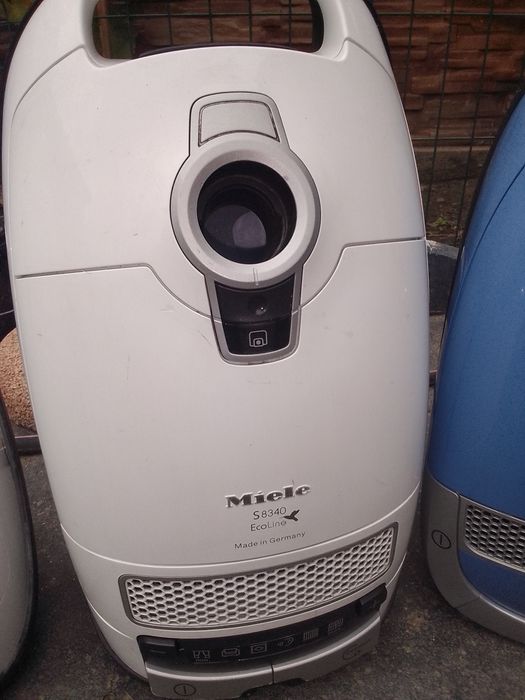 Vând aspirator miele