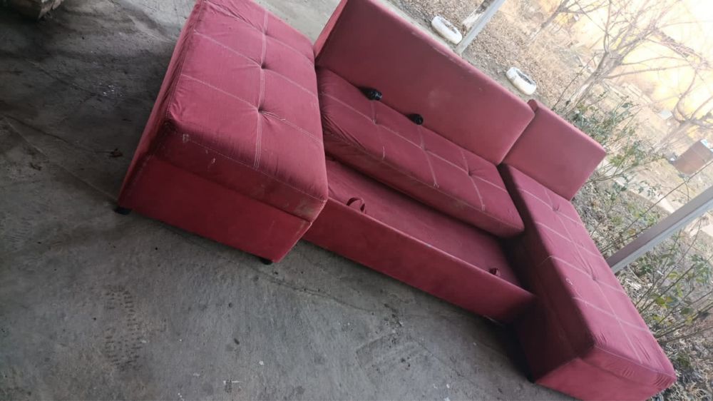 Продается диван в хорошем состоянии