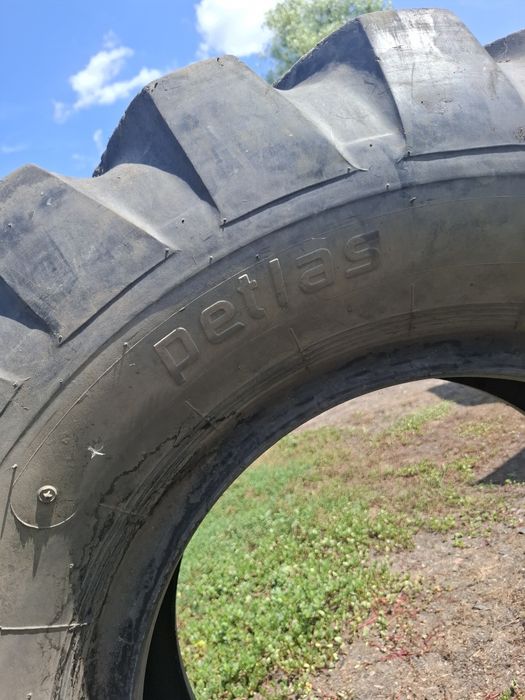 Vand 1 anvelopa tractor 14.00-24 buna fara defecte sau taieturi