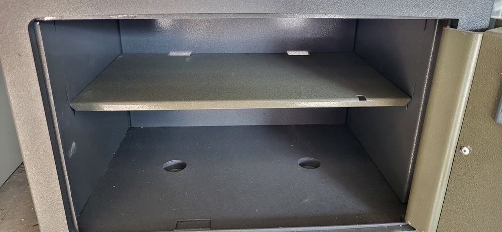 Взломостойкий сейф SAFETRONICS