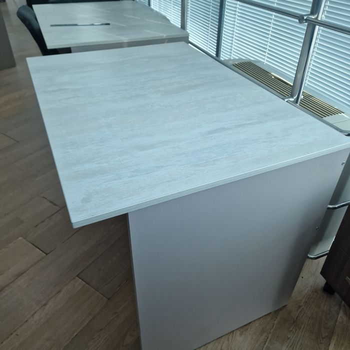 Продаются письменные столы