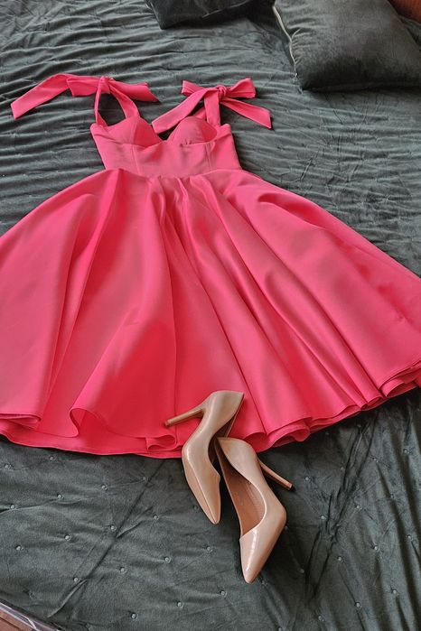 Рокля с панделки