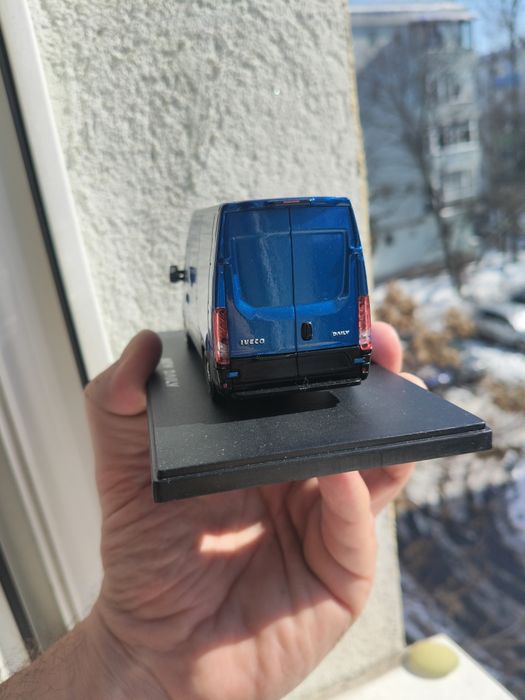 Macheta Iveco Daily 1/43