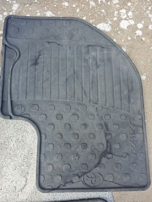 Резиновые коврики полики Рав4