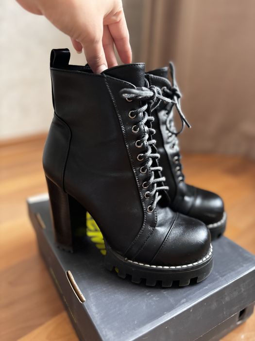 Продам сапоги новые 1 раз одевала