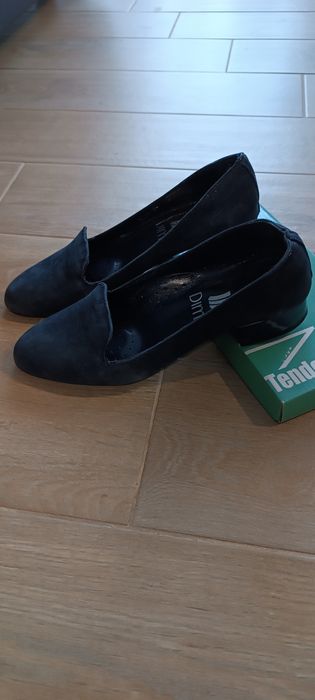 Дамски обувки с ниско токче