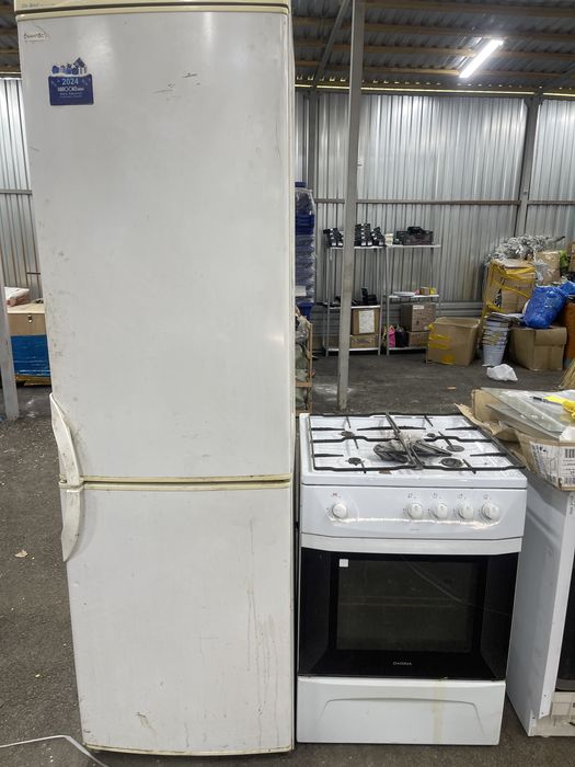 Холодильник, посудомоечная, плита