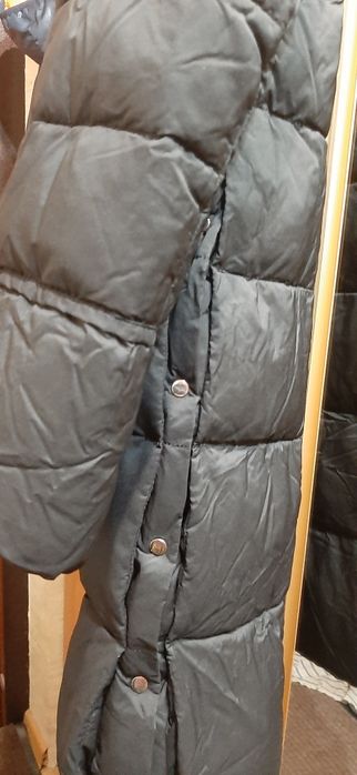 Пуховик с глубоким капюшоном