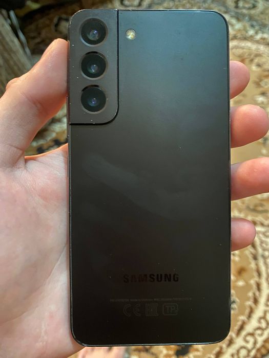 Продам Samsung s22