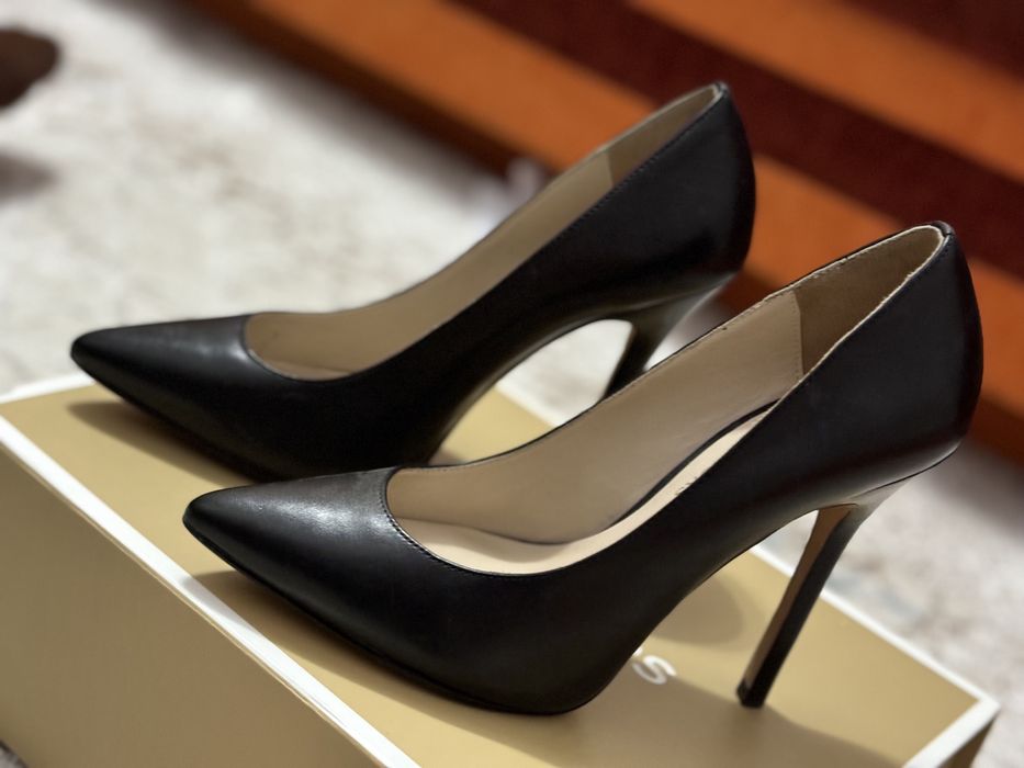 Продаюися красивые туфли