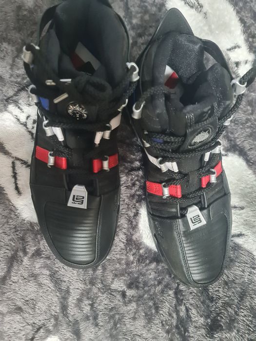 Маратонки Nike Zoom LeBron 3 Retro 'Barbershop 42.5