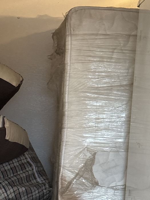 Обувь разная, куртки на девочку подростка