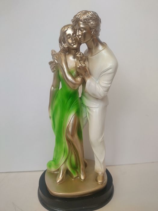 статуетка-влюбени