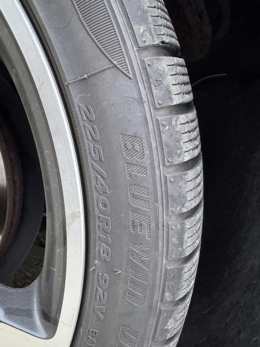 Vand 8 anvelope VARA+IARNA 225.40.18