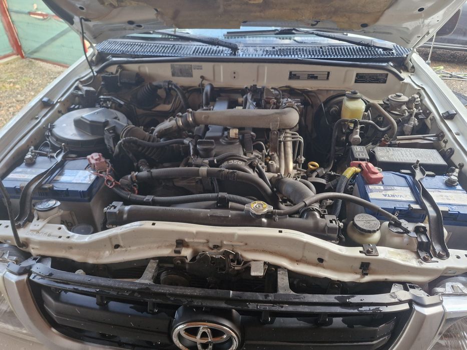 Vând Toyota Hilux
