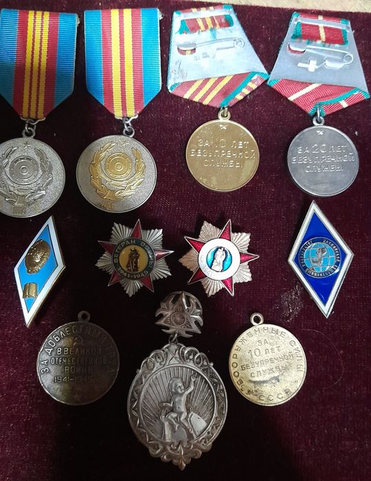 Значки      разные