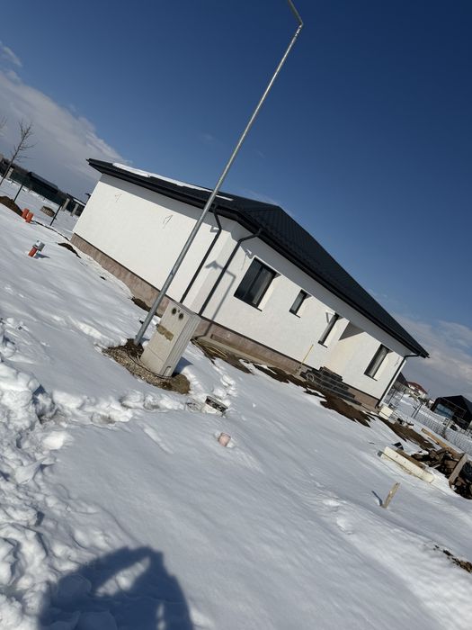 Casă individuală parter 156mp construiți 570mpteren cartier EdenForest