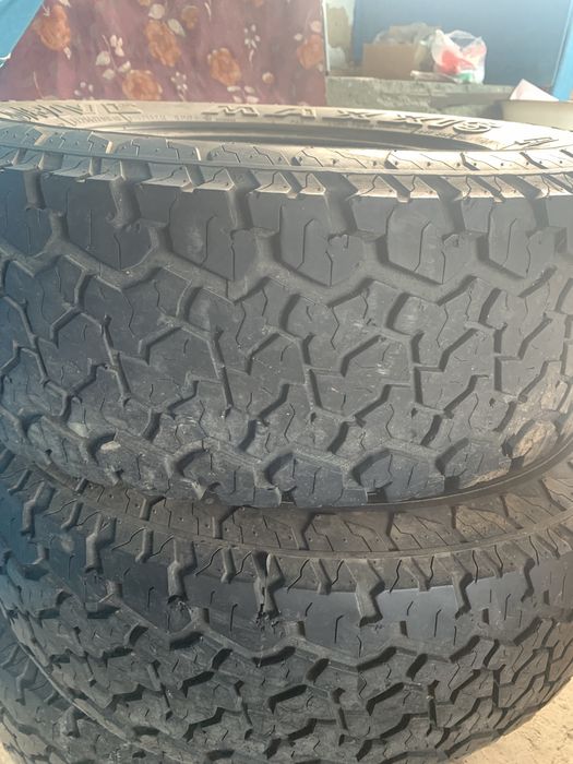 Шины A/T maxxis