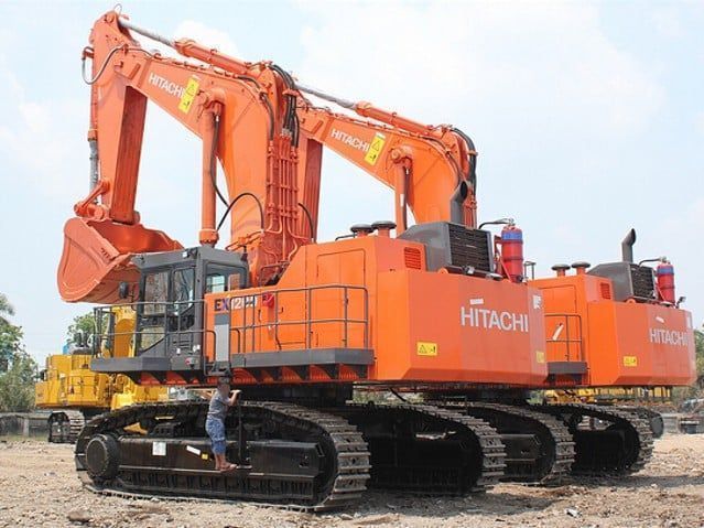 Dezmembrez excavator Hitachi EX1200, EX1100, EX1900, EX800 – piese