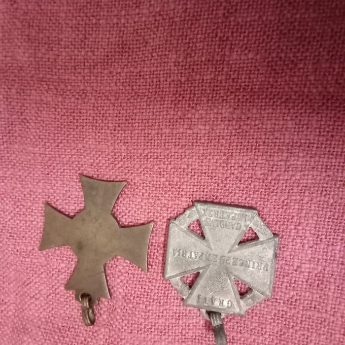 Medalii cruci militare vechi.
