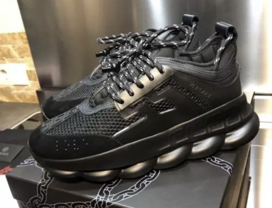 Versace chain reaction