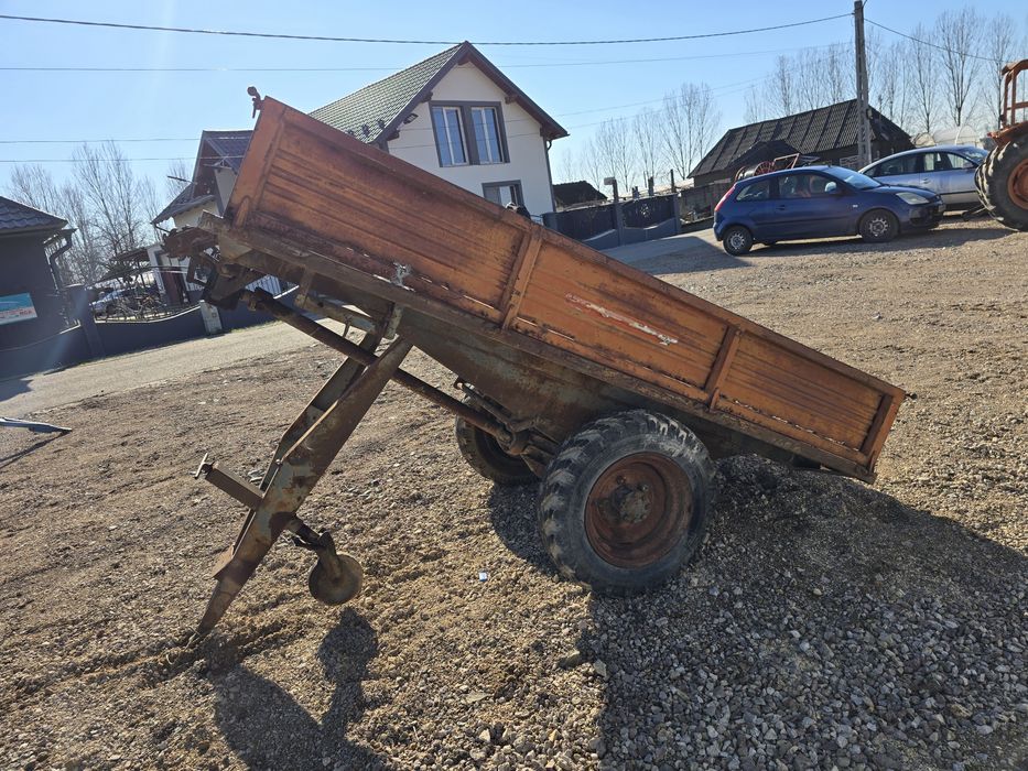 Remorca agricola cu tracțiune Bernardi.