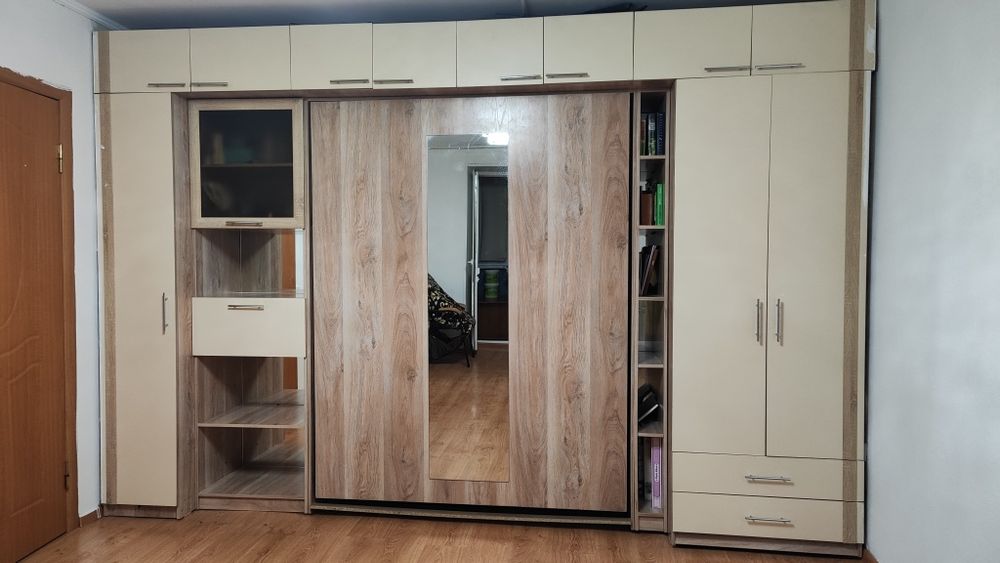 Продам встроенную кровать