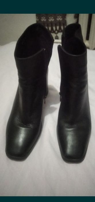 Сапожки женские!