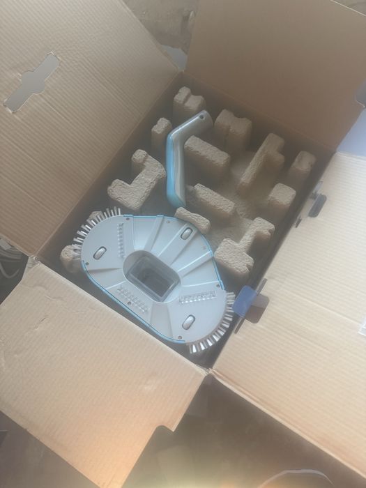 Aspirator Tillvex pentru piscina si spa ,fara fir