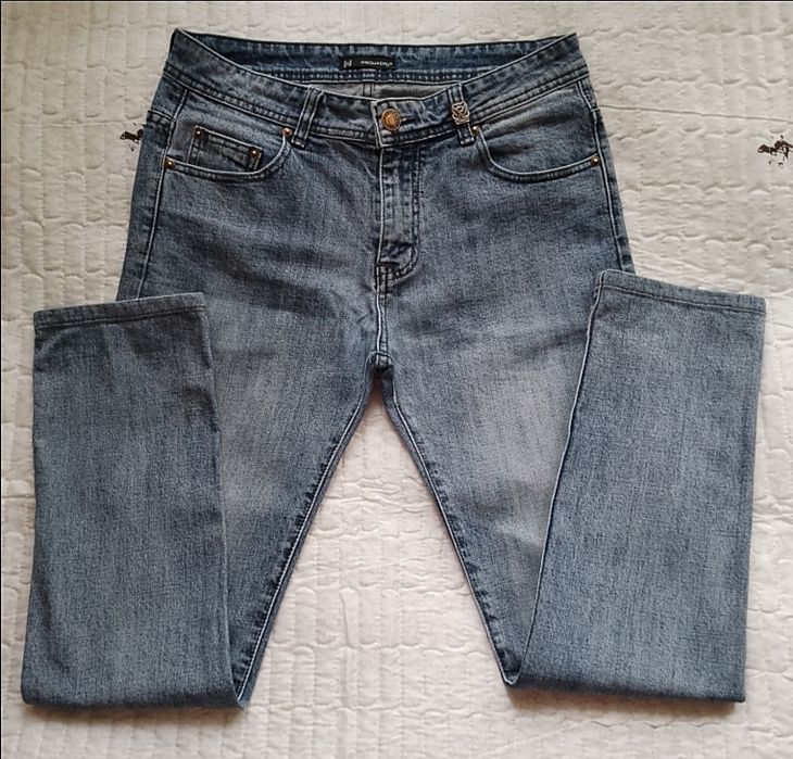 Продаю мужские джинсы